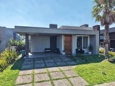 Casa em Condomínio 3 dormitórios para venda, DUBAI RESORT em Capão da Canoa | Ref.: 3517