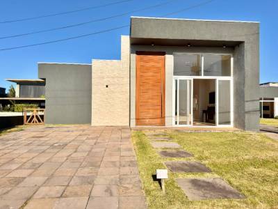 Casa em Condomínio 3 dormitórios para venda, DUBAI RESORT em Capão da Canoa | Ref.: 3777